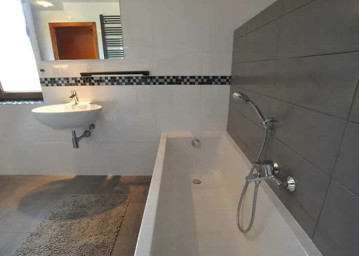 Wigwam Dom Z Basenem Na Kaszubach Вилла *